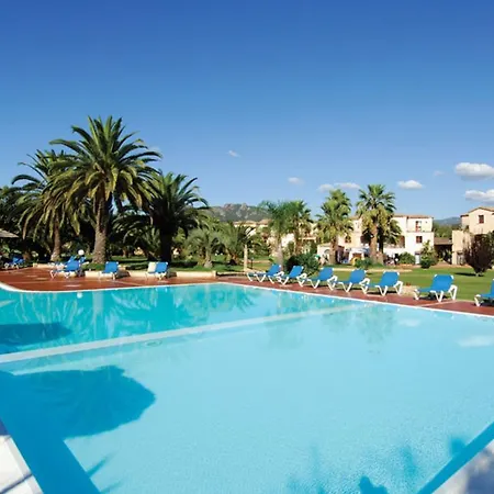 Belvilla By Oyo Spacious Holiday Home With Patio Pula